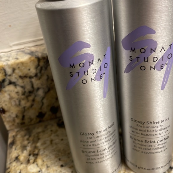 Monat Glossy Shine Mist - Picture 2 of 2